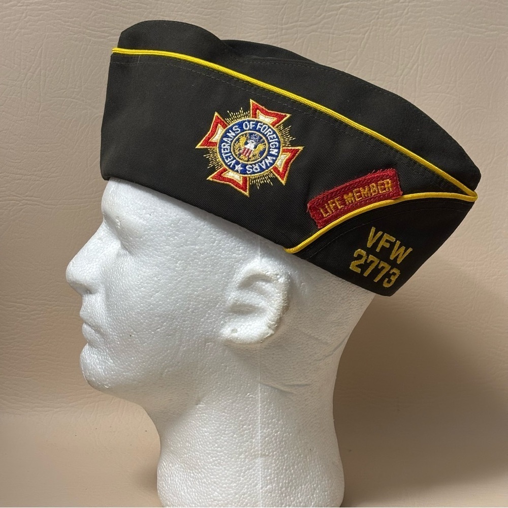 VINTAGE VFW #2773 CAP SIZE 7.5
LIFE MEMBER HAT- Denison Texas